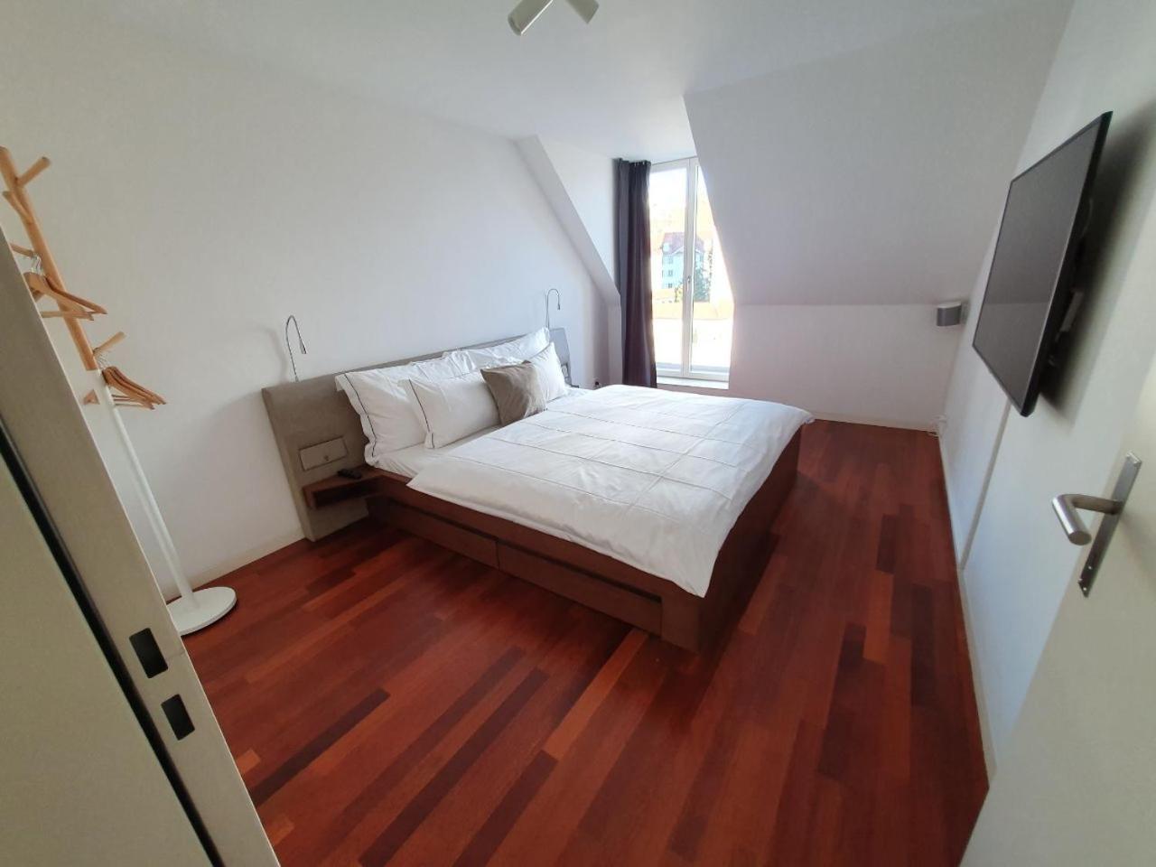 Lucerne Lake View Apartments Pokoj fotografie